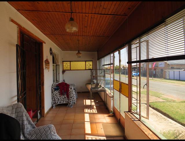 3 BEDROOM FREEHOLD FOR SALE IN BURGERSHOOP